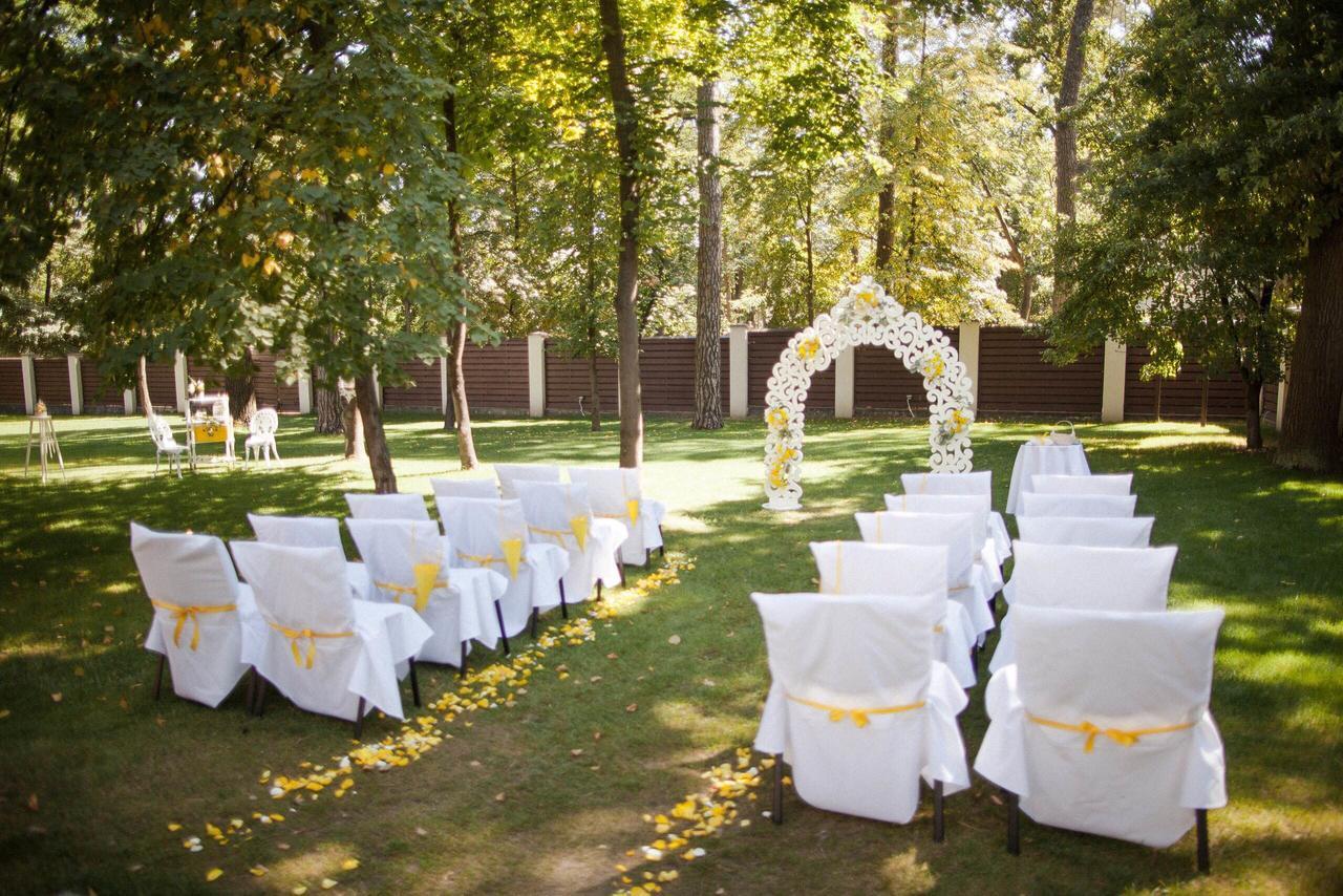 Viktoria Park Hotel Bucha Εξωτερικό φωτογραφία
