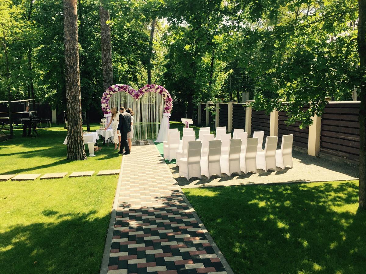 Viktoria Park Hotel Bucha Εξωτερικό φωτογραφία