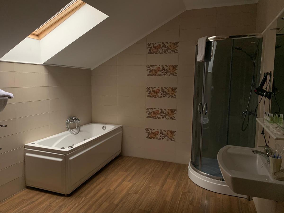 Viktoria Park Hotel Bucha Εξωτερικό φωτογραφία